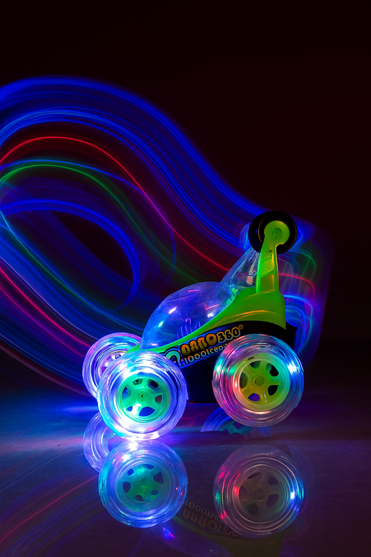 Carro Acrobático 360° con Luces LED, Música y Batería Recargable